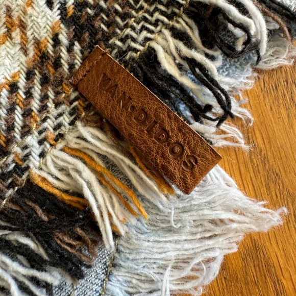 Denim and plaid shacket - Picture 2 of 6